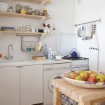 Bright Small Kitchen Remodel Ideas_16