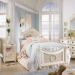 Bedroom with Shabby-Chic Style_2
