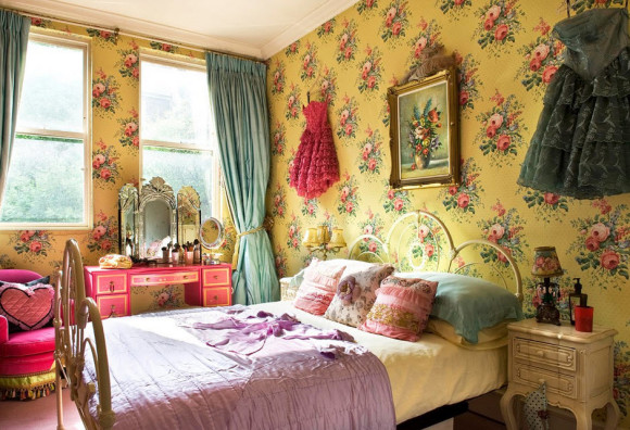 Bedroom with Shabby-Chic Style_6