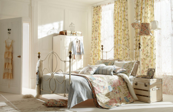 Bedroom with Shabby-Chic Style